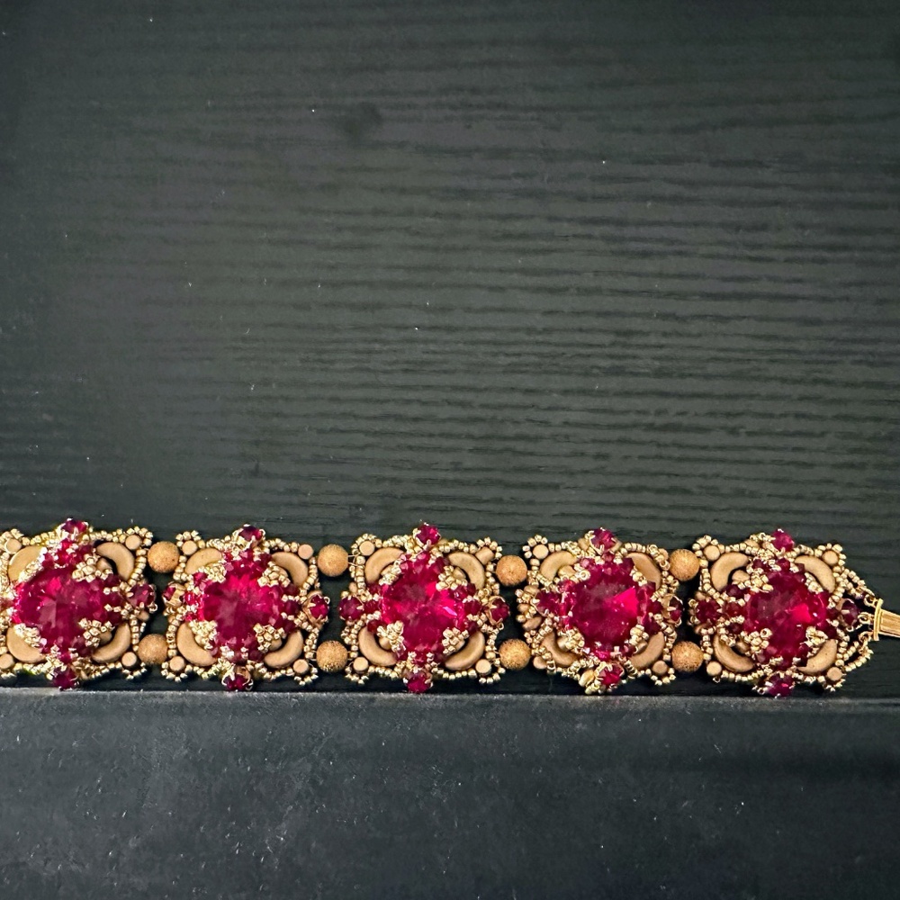 Hand Made Heavily Beaded Ruby Red and Gold Rivoli Bracelet - Picture 4 of 6